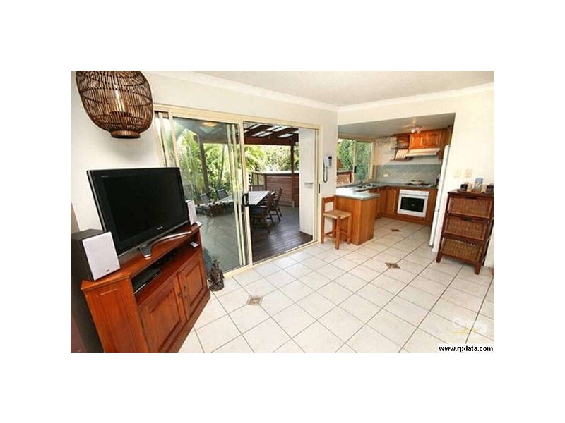 2/219 Bradman Ave, Maroochydore QLD 4558
