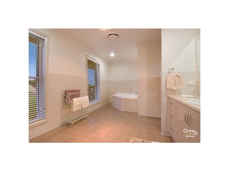 10 Macaranga Street, Maleny QLD 4552