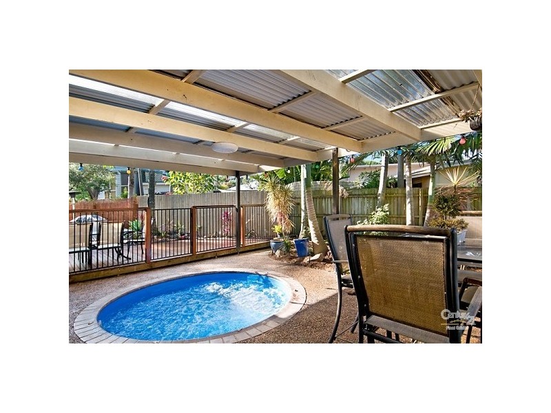 17 Parkway Drive, Mooloolaba QLD 4557