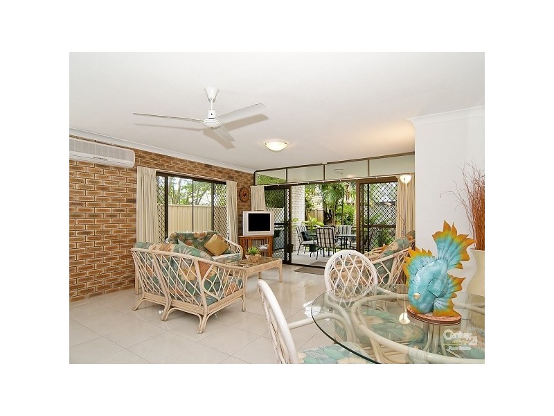 2/123 Duporth Avenue, Maroochydore QLD 4558