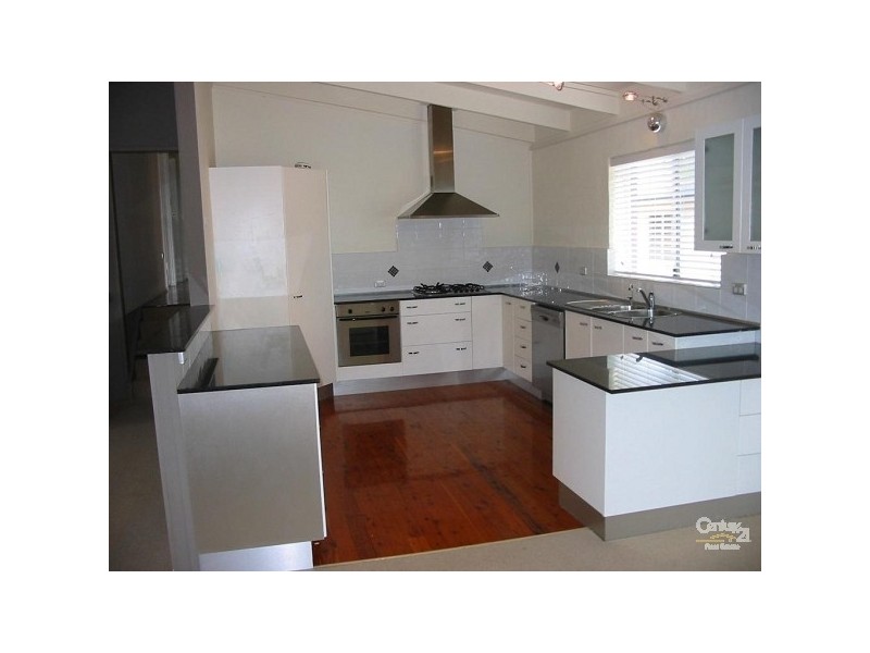 4 Pontee Parade, Alexandra Headland QLD 4572