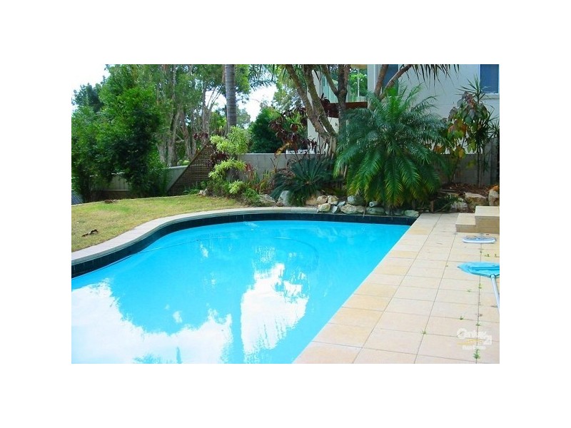 4 Pontee Parade, Alexandra Headland QLD 4572