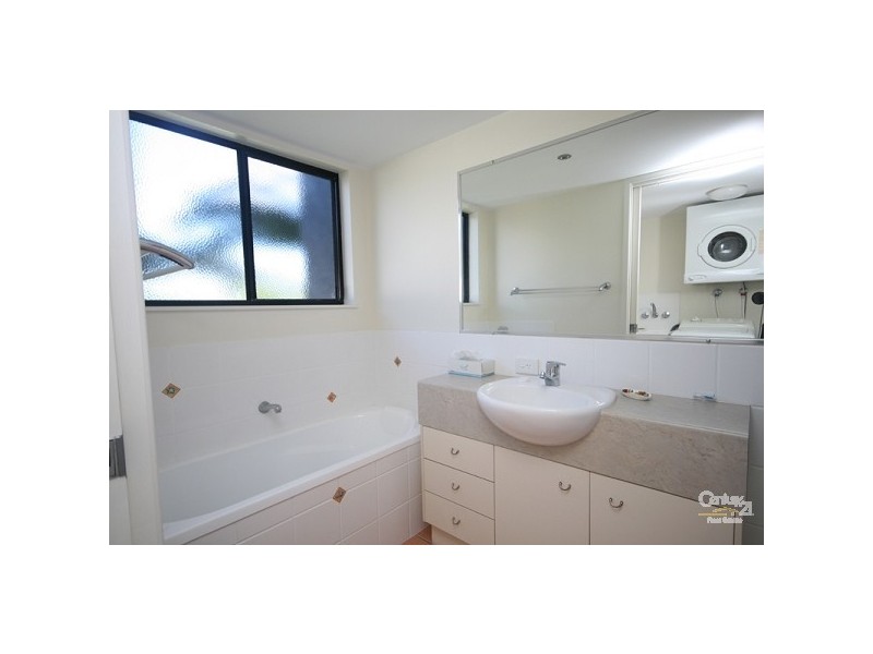 4 24 Picnic Point Esplanade, Maroochydore QLD 4558