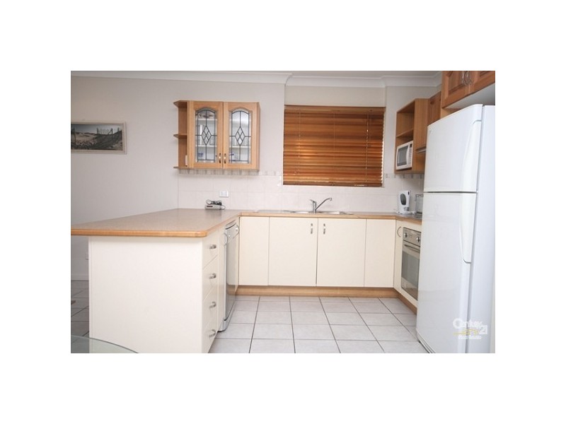 12 45 Bradman Avenue, Maroochydore QLD 4558