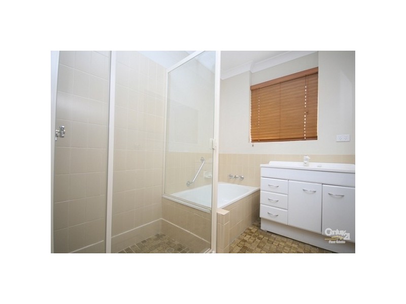 12 45 Bradman Avenue, Maroochydore QLD 4558