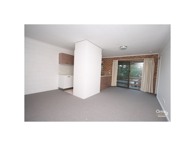 4 10 Barooga Crescent, Mooloolaba QLD 4557