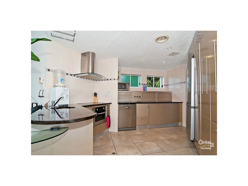 17 2 Picnic Point Esplanade, Maroochydore QLD 4558