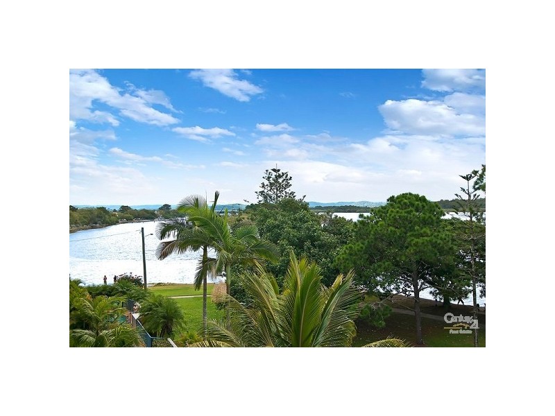 17 2 Picnic Point Esplanade, Maroochydore QLD 4558