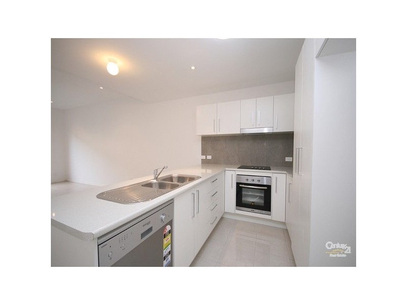 2 / 131 Duporth Avenue, Maroochydore QLD 4558