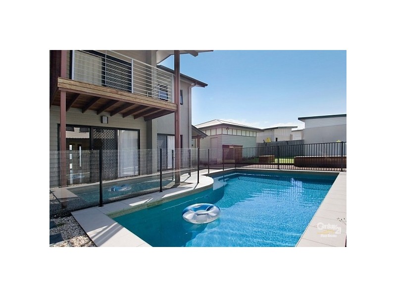 1/2 Suzanne Close, Mudjimba QLD 4564