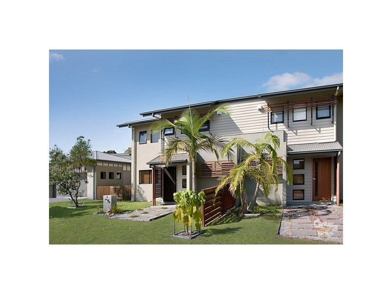 1/2 Suzanne Close, Mudjimba QLD 4564