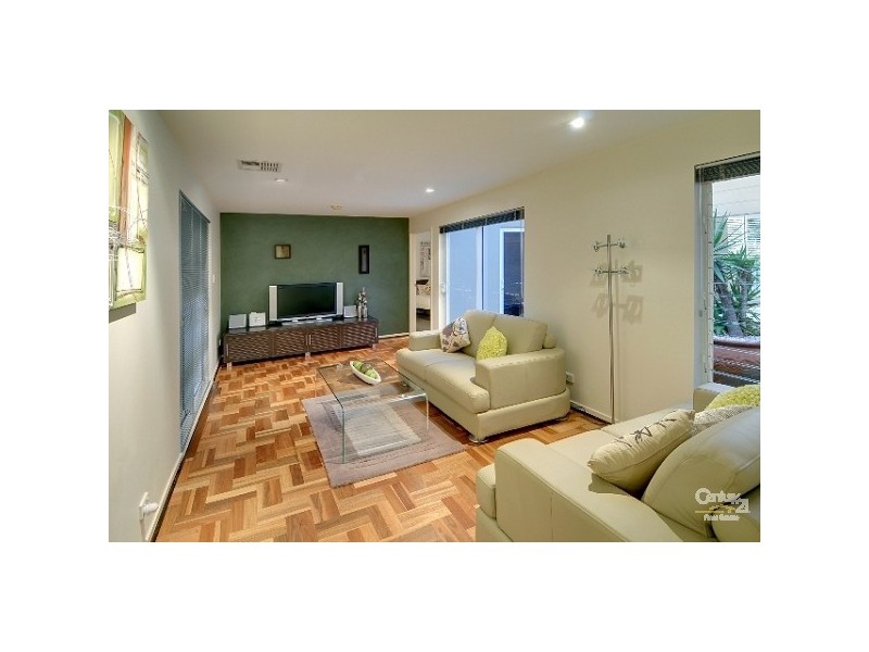 7 Santorini Court, Parrearra QLD 4575