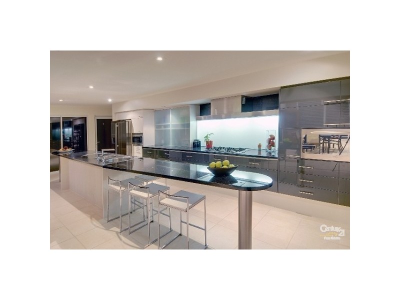 7 Santorini Court, Parrearra QLD 4575