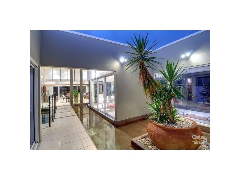 7 Santorini Court, Parrearra QLD 4575