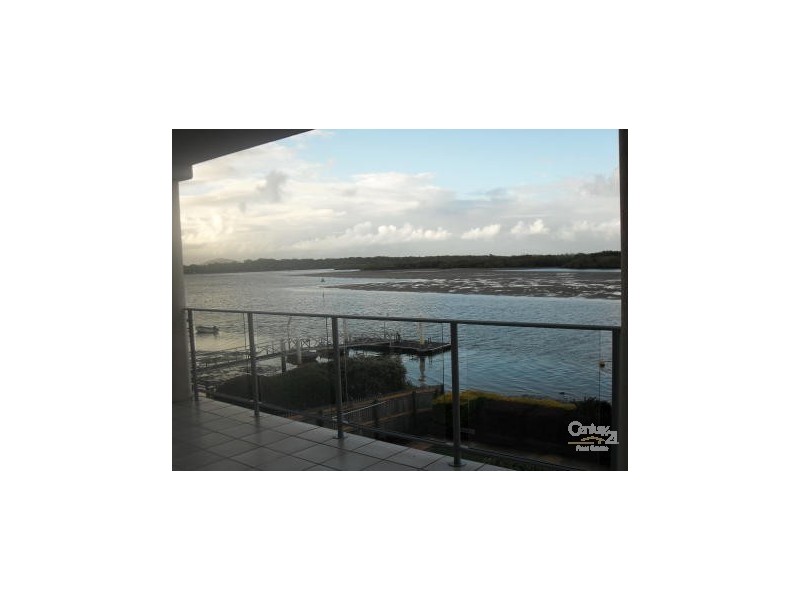 2/4 Baden Powell, Maroochydore QLD 4558