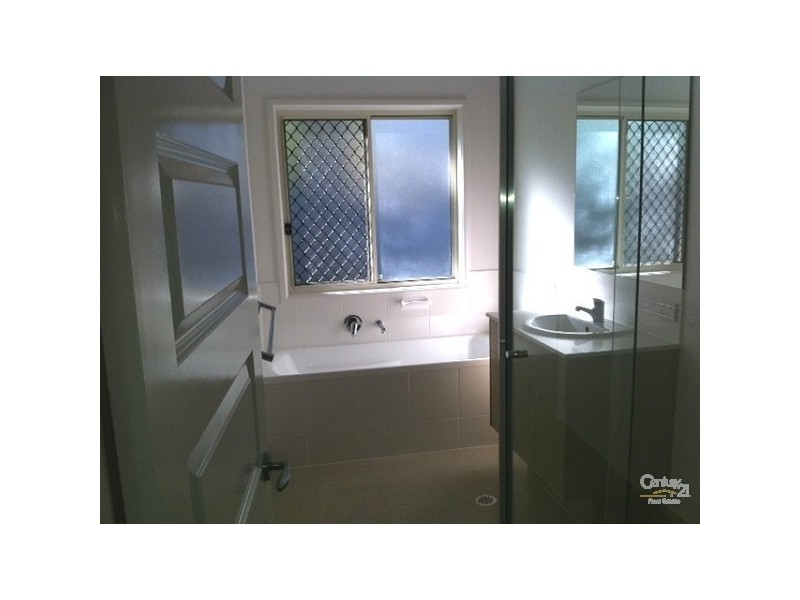 18 Crows Ash Place, Kuluin QLD 4558