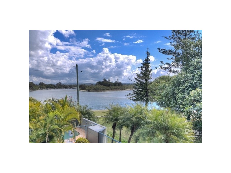 8/2-4 Picnic Point Esplanade, Maroochydore QLD 4558