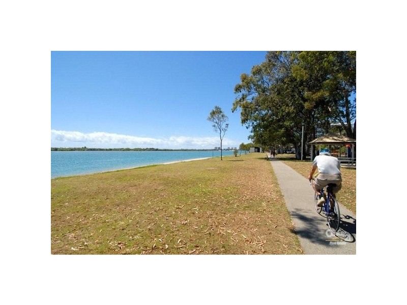 2/24 Picnic Point Esplanade, Maroochydore QLD 4558