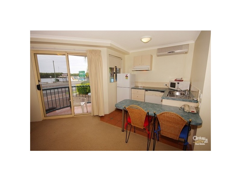 2/271 Bradman Avenue, Maroochydore QLD 4558