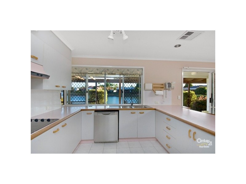 33 Summer Drive, Maroochydore QLD 4558