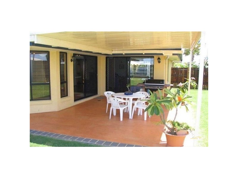 2  Canary, Parrearra QLD 4575