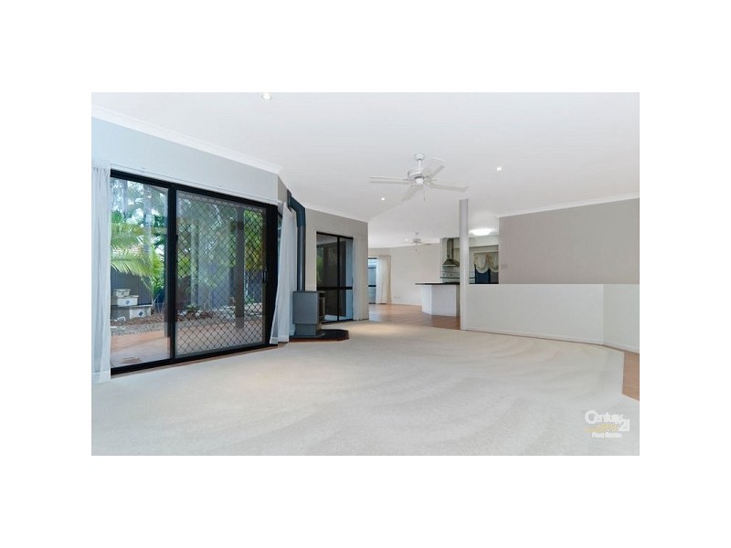 7 Saratoga Drive, Mountain Creek QLD 4557