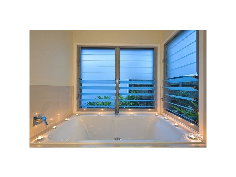 13 Wave Crescent, Mount Coolum QLD 4573