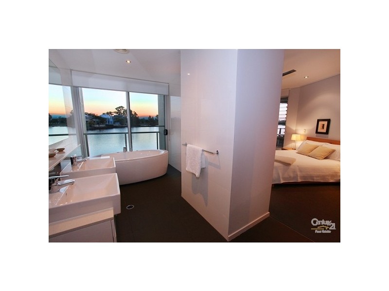 27/20 Anchorage Circuit, Twin Waters QLD 4564