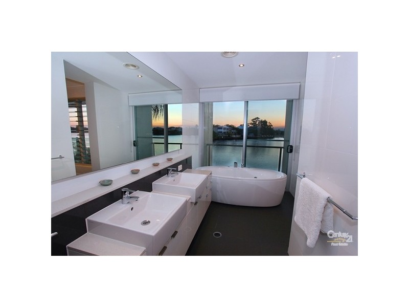 27/20 Anchorage Circuit, Twin Waters QLD 4564