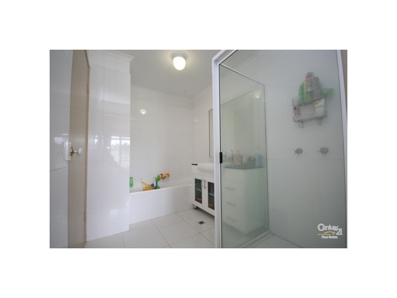 2/18 Arwen Street, Maroochydore QLD 4558