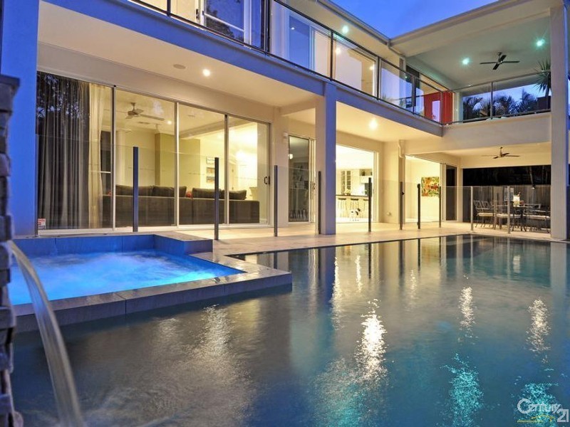 5 Admiralty Drive, Alexandra Headland QLD 4572