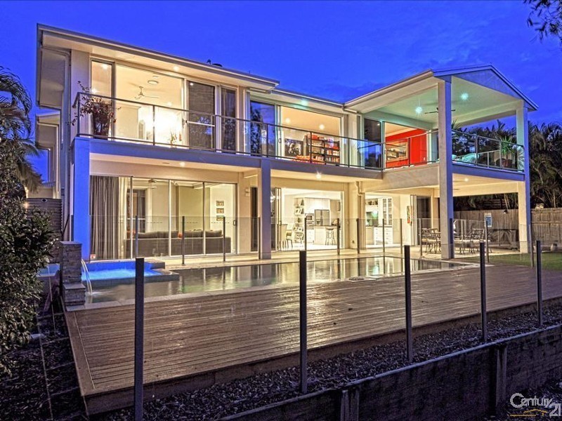 5 Admiralty Drive, Alexandra Headland QLD 4572