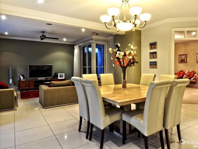 5 Admiralty Drive, Alexandra Headland QLD 4572