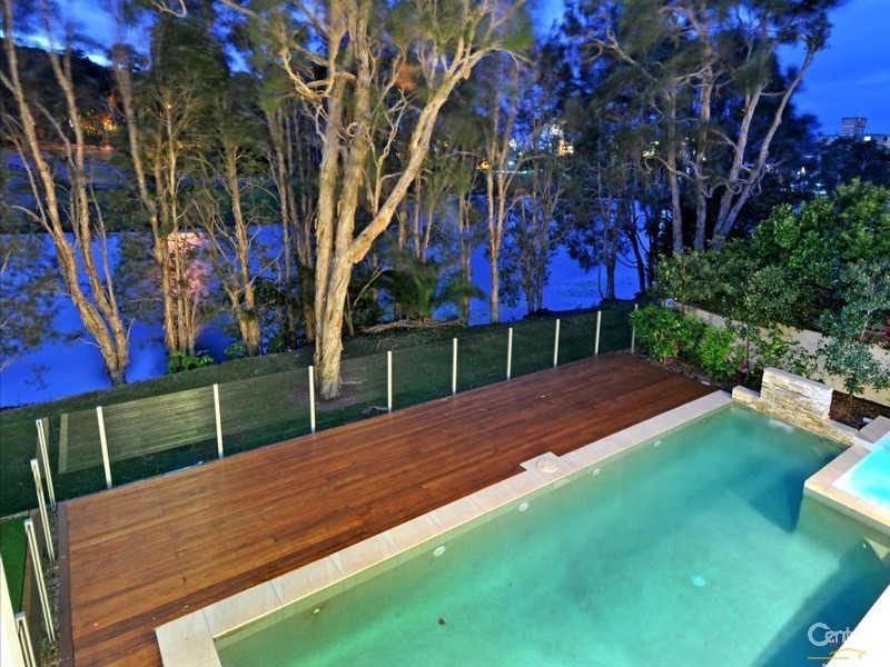 5 Admiralty Drive, Alexandra Headland QLD 4572