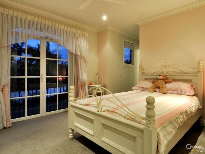 5 Admiralty Drive, Alexandra Headland QLD 4572