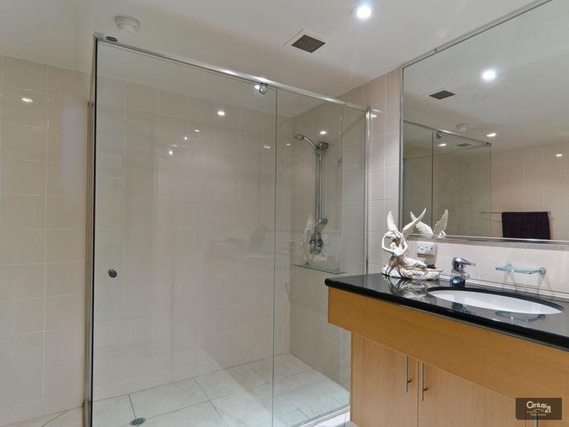 2B/120 Duporth Avenue, Maroochydore QLD 4558