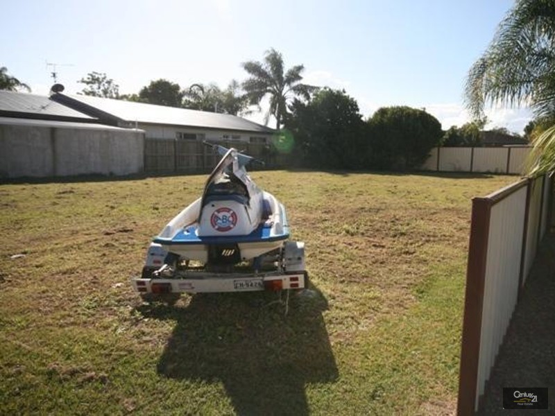 203 Nicklin Way, Warana QLD 4575