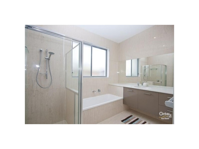 8 Headland Street, Birtinya QLD 4575