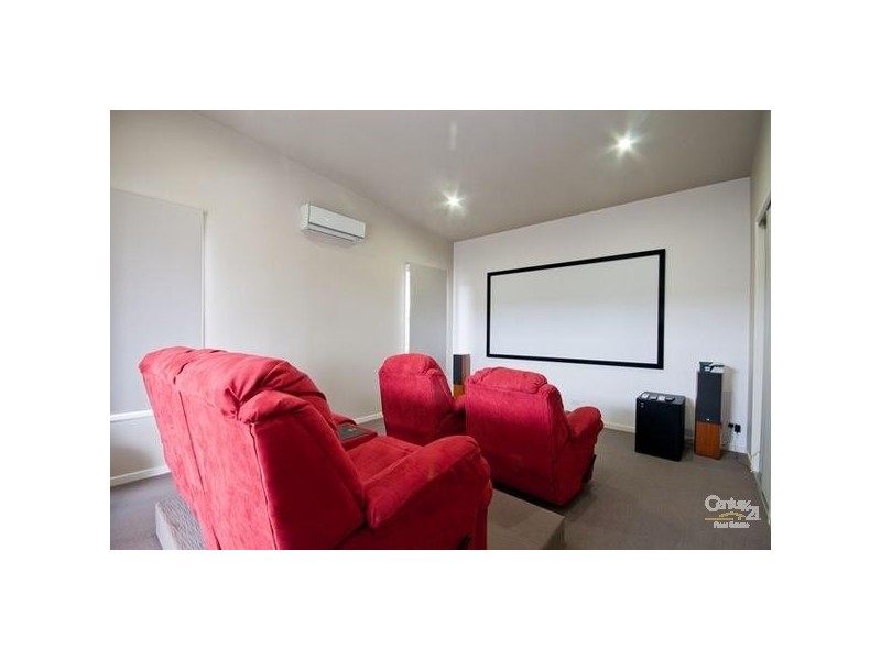 8 Headland Street, Birtinya QLD 4575