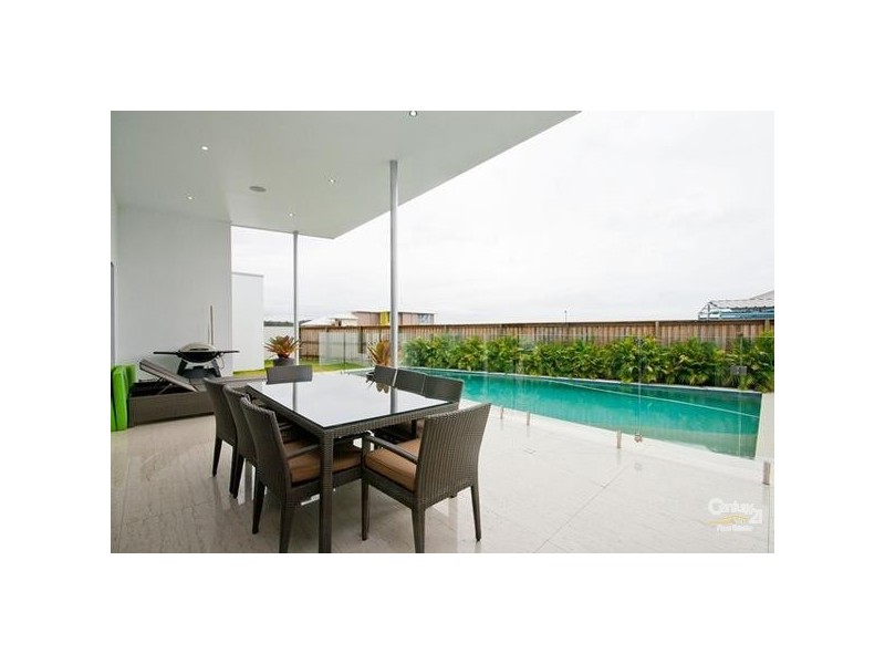 8 Headland Street, Birtinya QLD 4575
