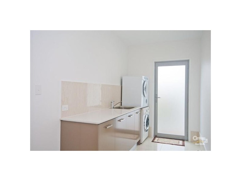 8 Headland Street, Birtinya QLD 4575