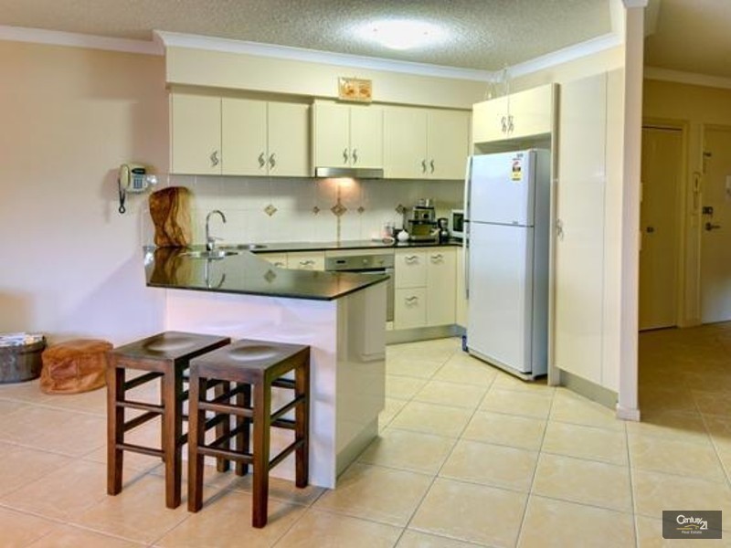 2/273 Bradman Avenue, Maroochydore QLD 4558