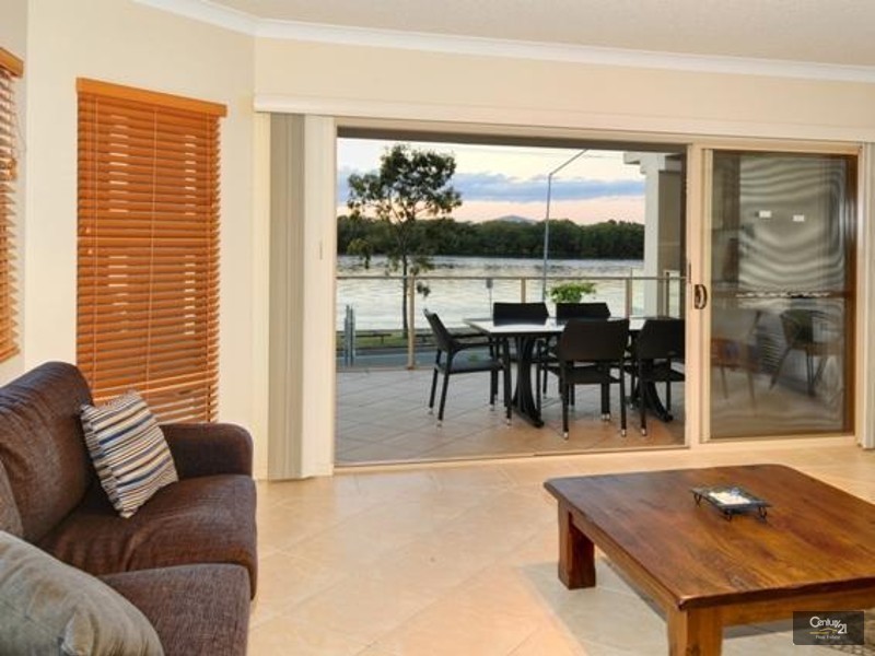 2/273 Bradman Avenue, Maroochydore QLD 4558