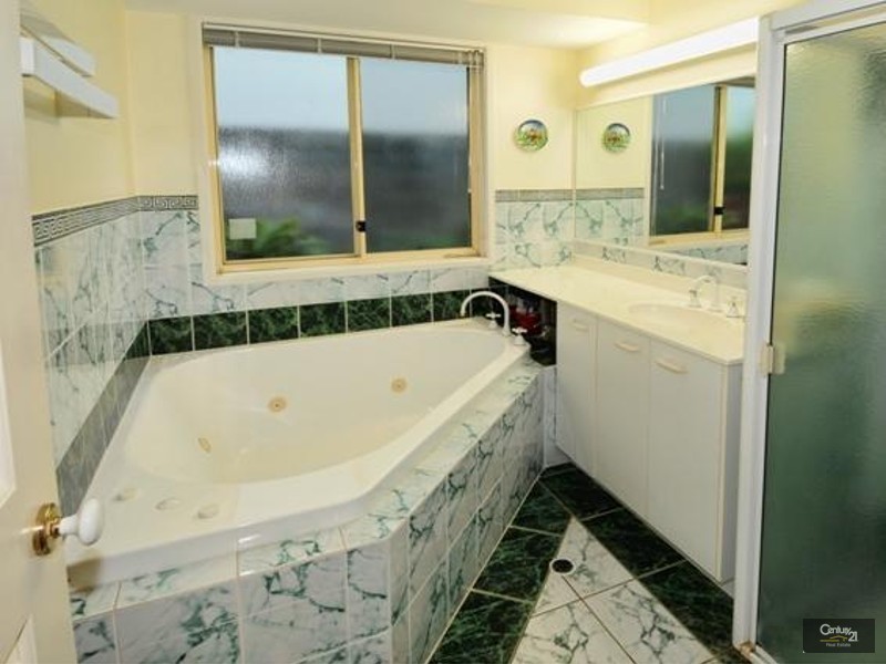 13 Chiswell Place, Maroochydore QLD 4558