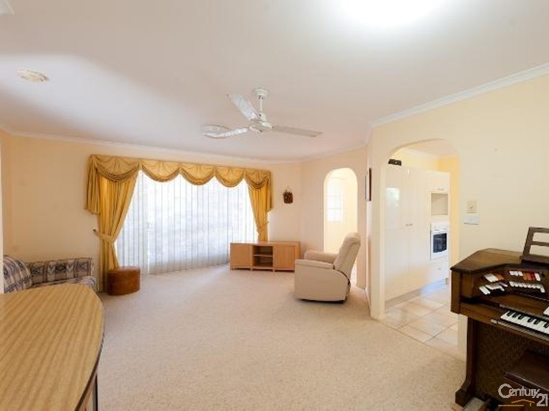 2/27 Maroochy Waters Drive, Maroochydore QLD 4558