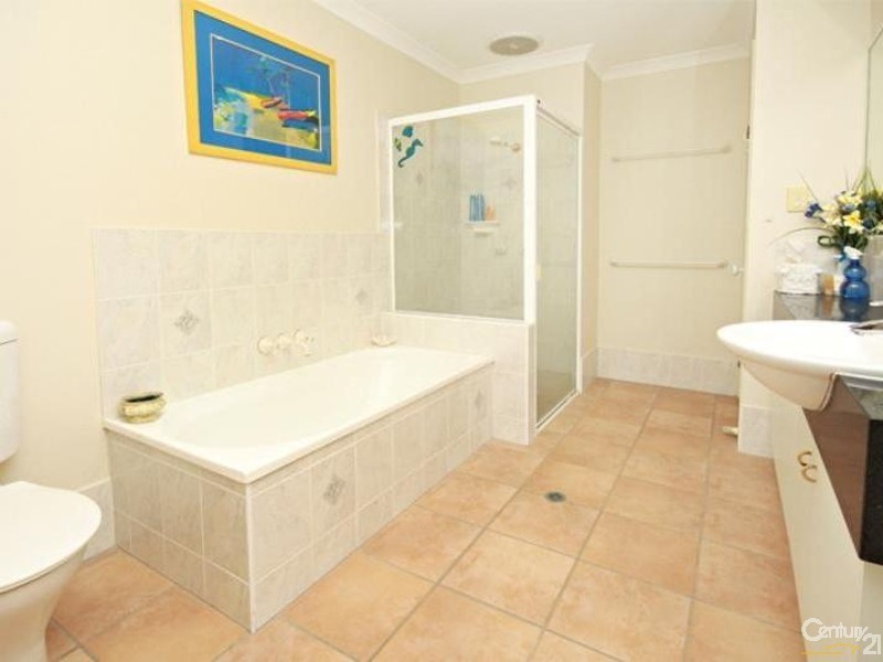 8 Chiswell Place, Maroochydore QLD 4558