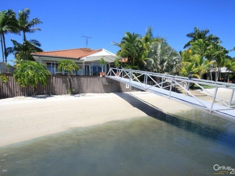 8 Chiswell Place, Maroochydore QLD 4558