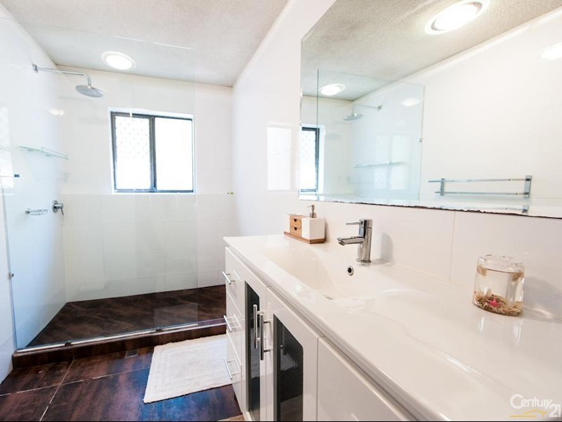 1/14 Kalinda Avenue, Mooloolaba QLD 4557