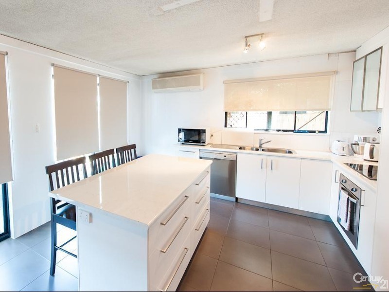 1/14 Kalinda Avenue, Mooloolaba QLD 4557