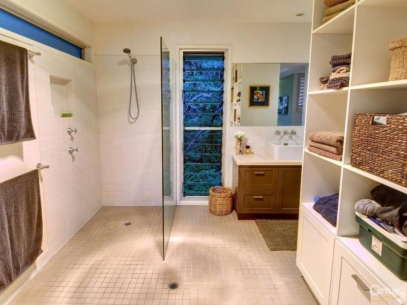 16 Kim Close, Mount Coolum QLD 4573